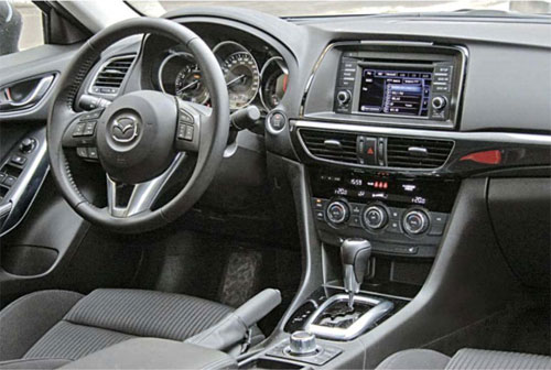 салон Mazda 6